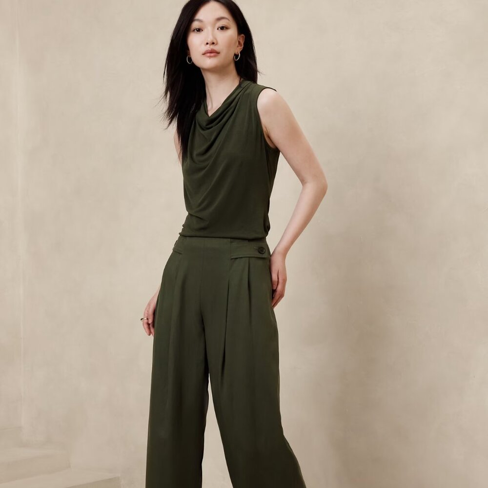 Banana Republic Factory Tencel Pleated Pant - Women's Size 4 - Steel Green